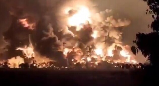 Взрыв на нефтеперерабатывающем заводе в Индонезии: есть жертвы