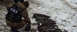 На Луганщині знайшли схованку бойовиків зі снарядами далекобійної артилерії: фоторепортаж 