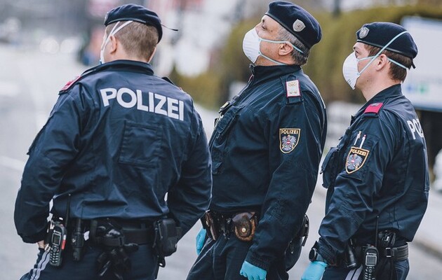 На украинских подростков в Австрии напала банда из семи человек – посол