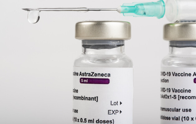 Германия и Канада ограничили вакцинацию AstraZeneca для старших людей