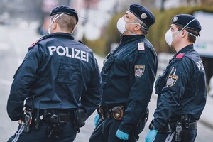 Нападение на украинцев в Австрии: полиция выдала ордер на арест одного из нападавших 