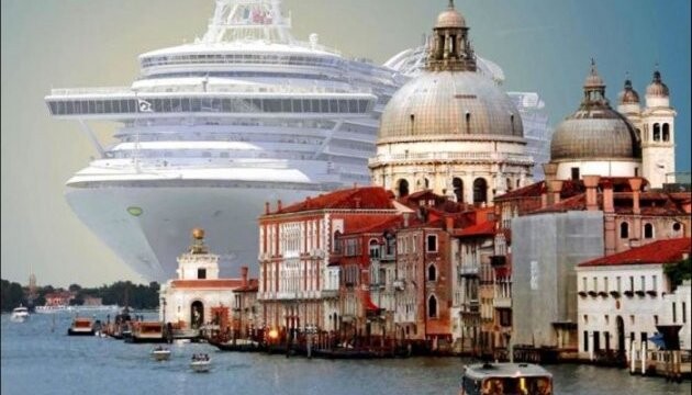 В Италии запретили вход крупных круизных лайнеров в Венецию