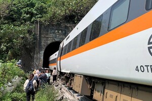 На Тайване произошло крушении поезда в тоннеле: Минимум 36 погибших