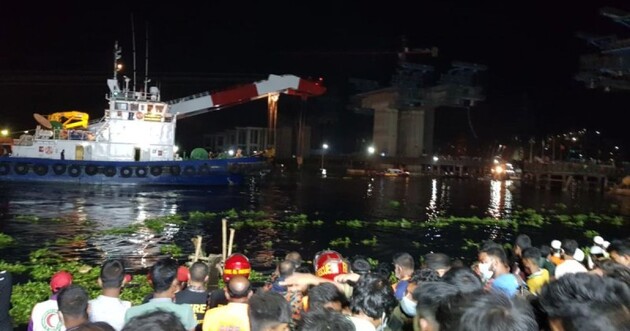 Паром, на борту которого находились около 50 пассажиров, затонул в Бангладеш