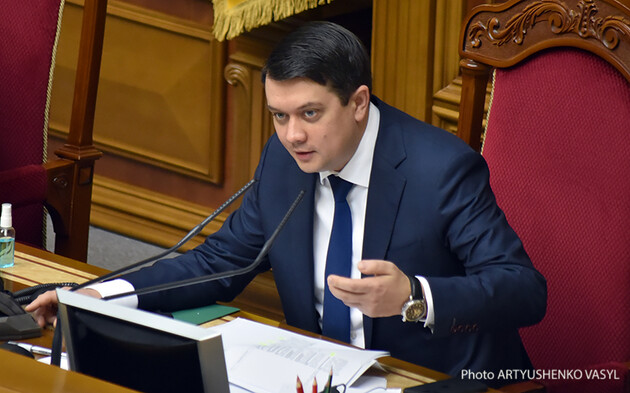 Разумков прокомментировал вероятность введения комендантского часа в Украине