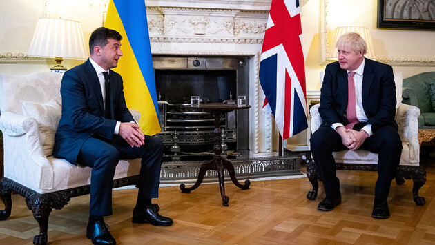 Обострение в Донбассе: Зеленский созвонился с премьером Британии Джонсоном