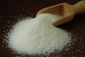 АМКУ підозрює двох виробників цукру в навмисному завищенні ціни 