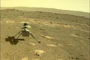 Марсіанський вертоліт успішно пережив першу ніч на Червоній планеті і зробив фото 