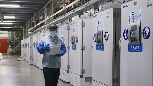 США нададуть Україні холодильники для зберігання і транспортування вакцини Pfizer 