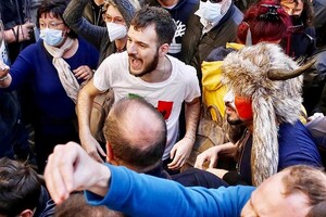 В Риме прошли протесты против карантина. Не обошлось без раненых и столкновений с полицией 