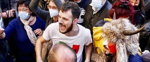 У Римі відбулися протести проти карантину. Не минулося без поранених та сутичок з поліцією