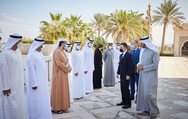 Після візитів до Катару, ОАЕ й Оману Зеленський вирішив змінити послів у низці арабських країн