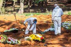 У Бразилії зафіксовано рекорд смертності від ковіду, але Болсонару продовжує знецінювати карантин