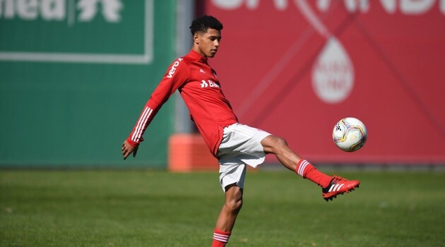 "Шахтер" решает на какого бразильца сделать ставку в трансфере