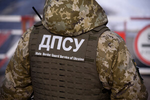 Госпогранслужба запретила въезд в Украину троим морякам из РФ, незаконно посещавшим Крым
