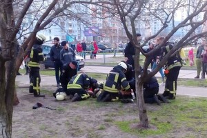 Во время пожара в Киеве пострадали двое детей и женщина
