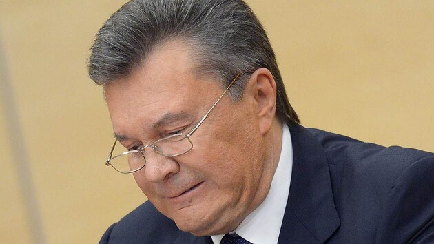Зеленский ввел в действие решение СНБО о санкциях против Януковича, Азарова и Ко