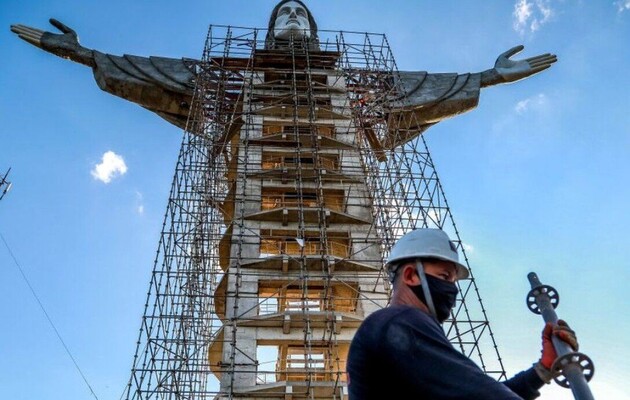 У Бразилії зводять нову статую Христа 