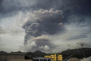 На Карибах через виверження вулкана евакуювали 16 тисяч осіб
