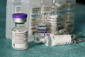 Степанов анонсував поставку першої партії вакцини Pfizer «цього тижня» 