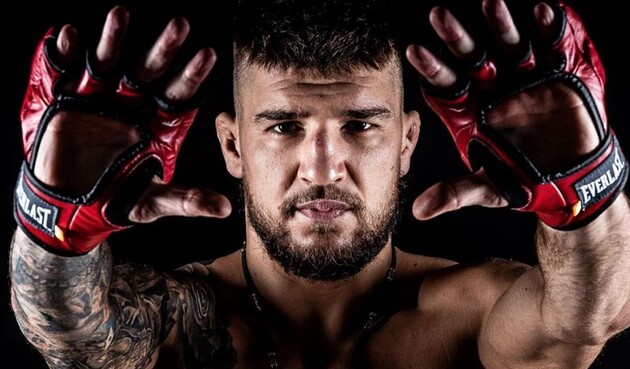 Украинский боец MMA Амосов проведет первый титульный бой в Bellator