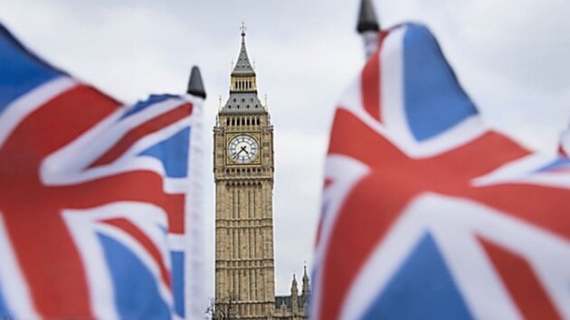 Великобритания поддержала решение Чехии выслать российских дипломатов 