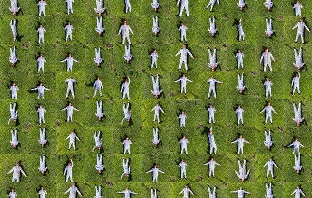 Коллаж sea is temporarily unavailable можно купить на аукционе