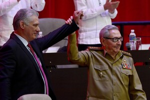 Кубинские коммунисты выбрали преемником Кастро президента Республики