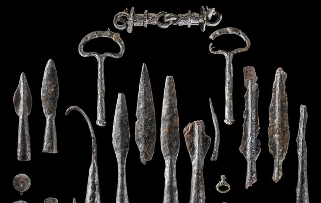 Археологи обнаружили в Германии тайник оружия железного века