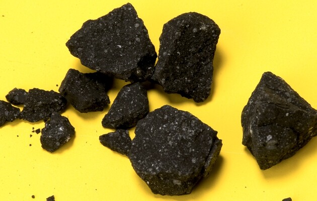 Вчені знайшли воду в стародавньому метеориті 