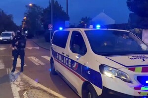 У Франції жінка-поліцейський загинула від ножових поранень 