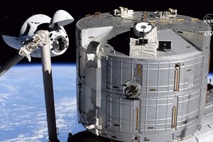 Корабель Crew Dragon успішно пристикувався до МКС 
