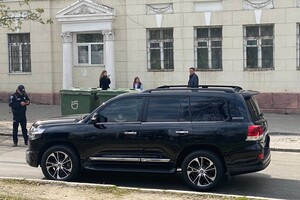 У центрі Дніпра обстріляли автівку: є постраждалий
