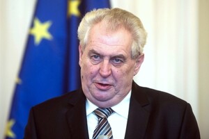 Президент Чехии впервые прокомментировал скандал со взрывами на складах боеприпасов