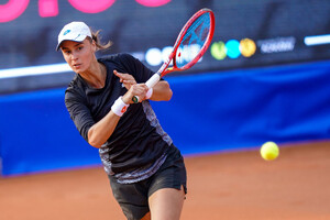 Украинская теннисистка Калинина выиграла турнир в Португалии