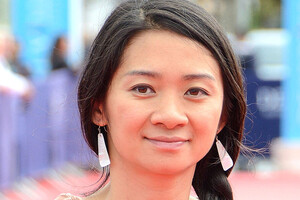 Хлоя Чжао стала другою жінкою в історії, яка отримала «Оскар» за режисуру 