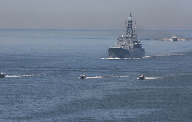 РФ оставила в Черном море два корабля Северного флота после 