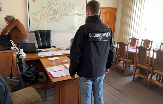 Чиновник Черновицкой ОГА требовал 600 тыс грн взятки