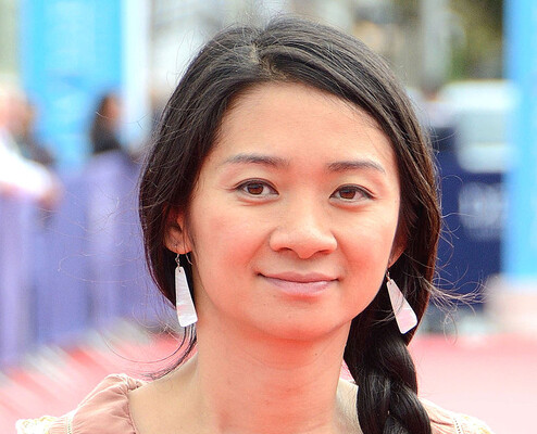 Власти Китая запретили местным СМИ писать о победе Хлои Чжао на «Оскаре»