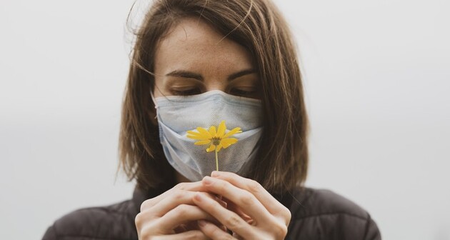 У США дозволили вакцинованим людям не носити маски на відкритому повітрі