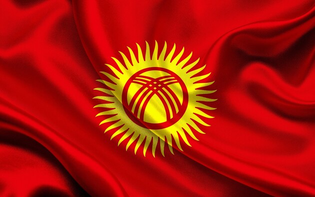Президенты Кыргызстана и Таджикистана договорились об отводе боевой техники от границы 