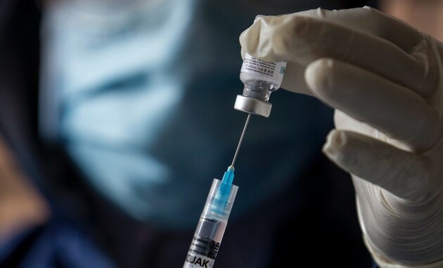 Степанов: Украина получит дополнительные 10 млн доз вакцины Pfizer от COVID-19