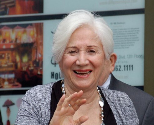 Олимпия Дукакис сыграла более сотни ролей в кино и на телевидении