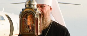 До Києва з Єрусалиму прибув Благодатний вогонь