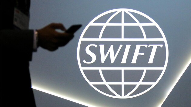 У Росії готуються до можливого відключення від SWIFT 