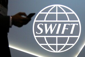 У Росії готуються до можливого відключення від SWIFT 