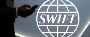 У Росії готуються до можливого відключення від SWIFT 