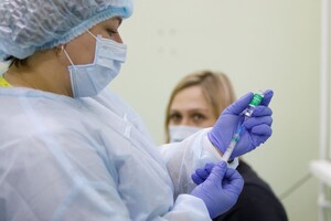 Відмова щеплення від коронавірусу: українці назвали головні причини 