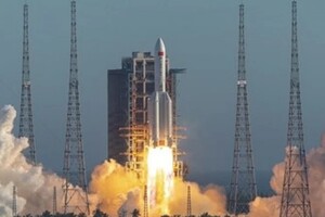 К Земле летит гигантский обломок китайской ракеты