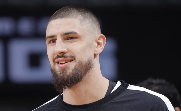 Лень зустрівся зі своєю колишньою командою